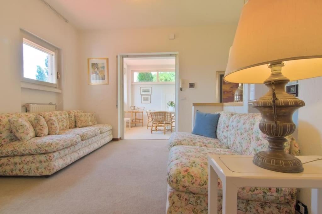 Apartmán Lalla Al Pool Access, Parking, Views Padenghe sul Garda